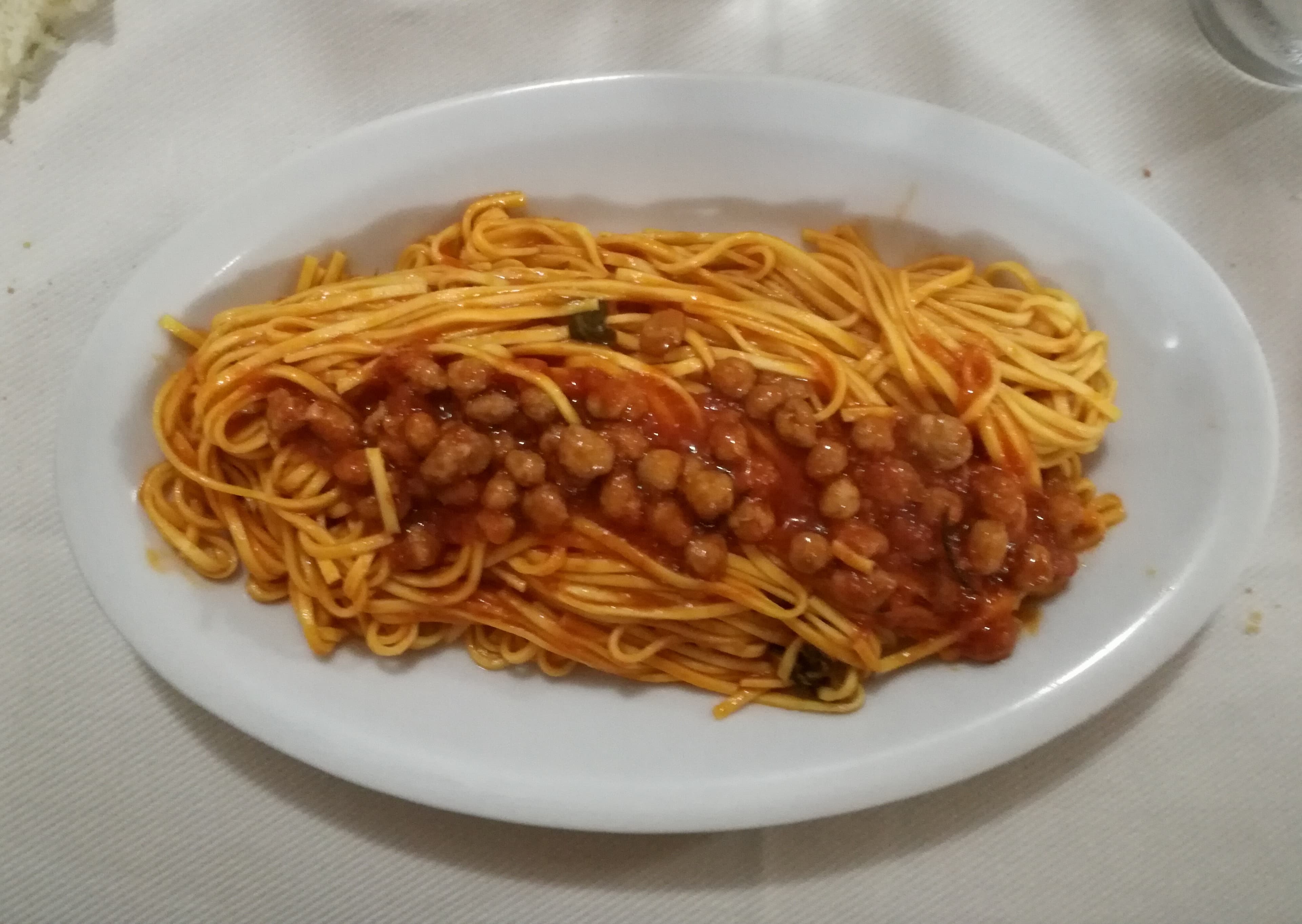 マッケローニ・アッラ・キタッラ|本場アブルッツォの手打ちパスタ